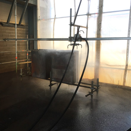 Högtrycksspolning av cementblock