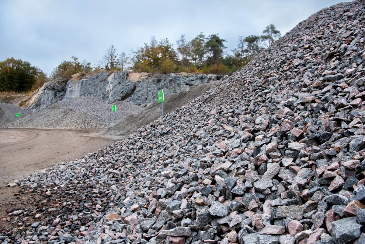 Stenhög på anläggning i Torslanda
